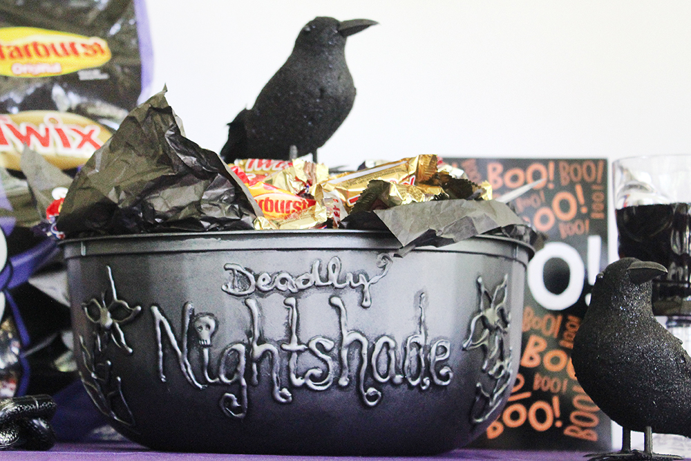 DIy spooky witches' cauldron