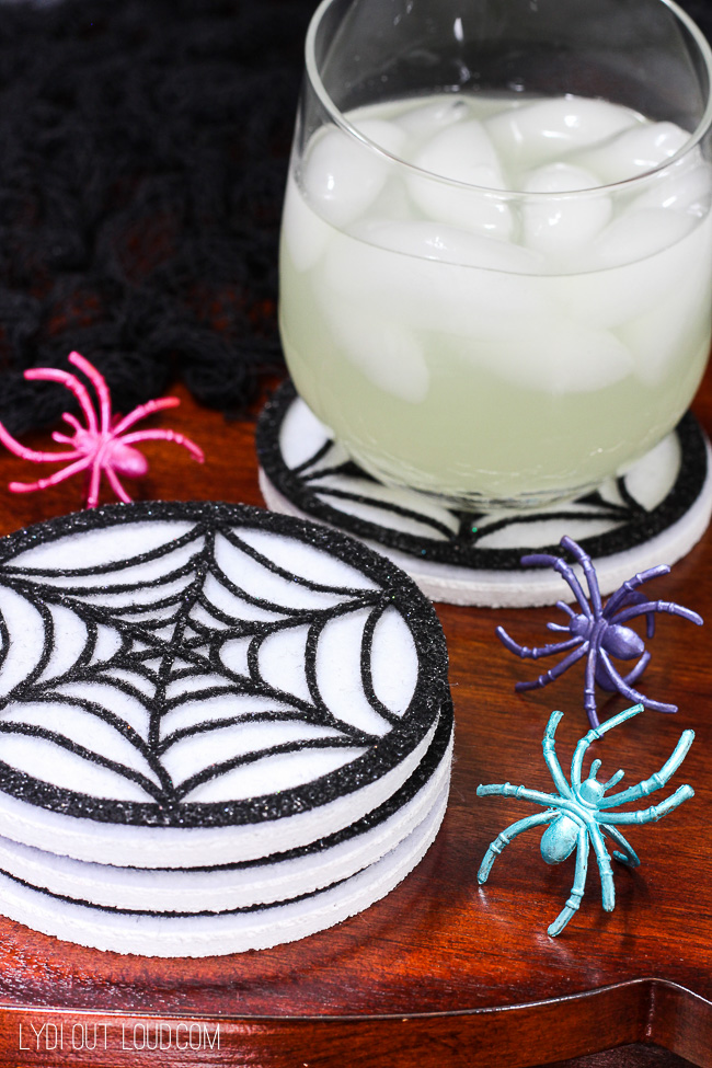 DIY cork and spiderweb coasters in black and white (via lydioutloud.com)