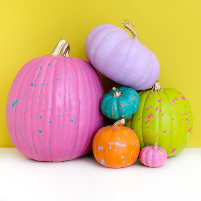 DIY 90s splatter neon pumpkins for Halloween (via akailochiclife.com)