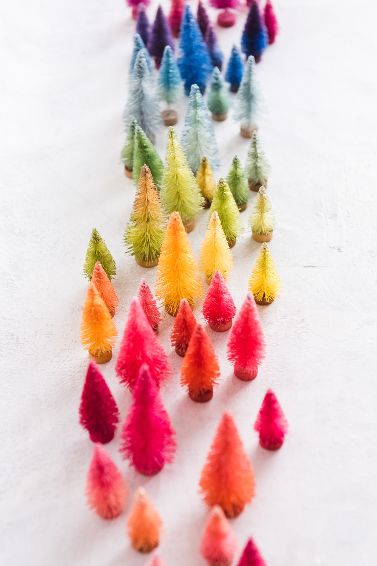 DIY dyed bottlebrush Christmas trees in rainbow colors (via thehousethatlarsbuilt.com)