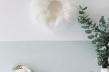 05 a faux sheepskin from IKEA can be turned into a cute and unusual holiday wreath with plenty of texture