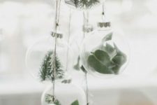 22 minimalist Christmas ornaments – sheer glass ones with fresh greenery and evergreens feel very natural