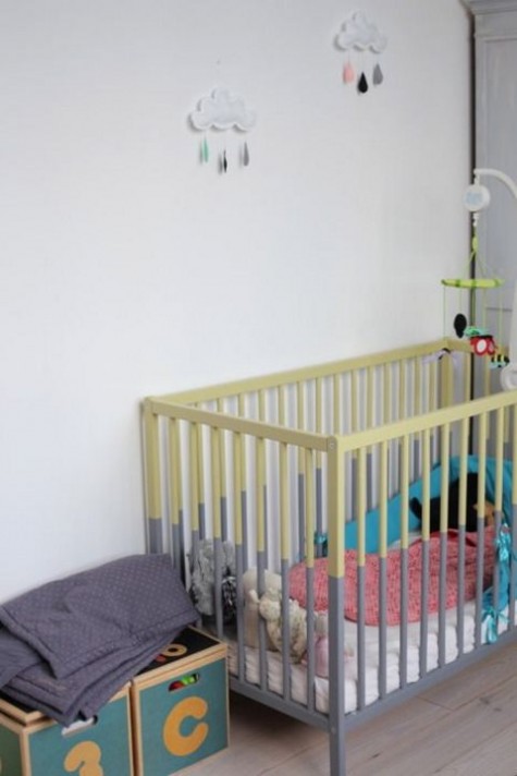 a color block IKEA Gulliver cot for a bolder and cooler look in the nursery and a touch of color