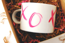 DIY modern XO mugs with bright porcelain paints for Valentine’s Day