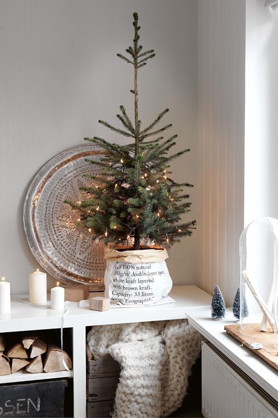 82 Beautiful Tabletop Christmas Tree Decor Ideas - Shelterness