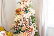 06 a gorgeous floral Christmas tree with dried fronds, grasses and lights plus a pink faux fur skirt is a very bold and jaw-dropping idea