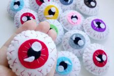 colorful eyeball felt Halloween ornaments are great to style your Halloween tree and will ad da cool touch to it