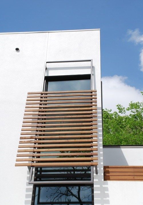 such a simple and contemporary outdoor window screen will make your space much more private without any indoor treatments