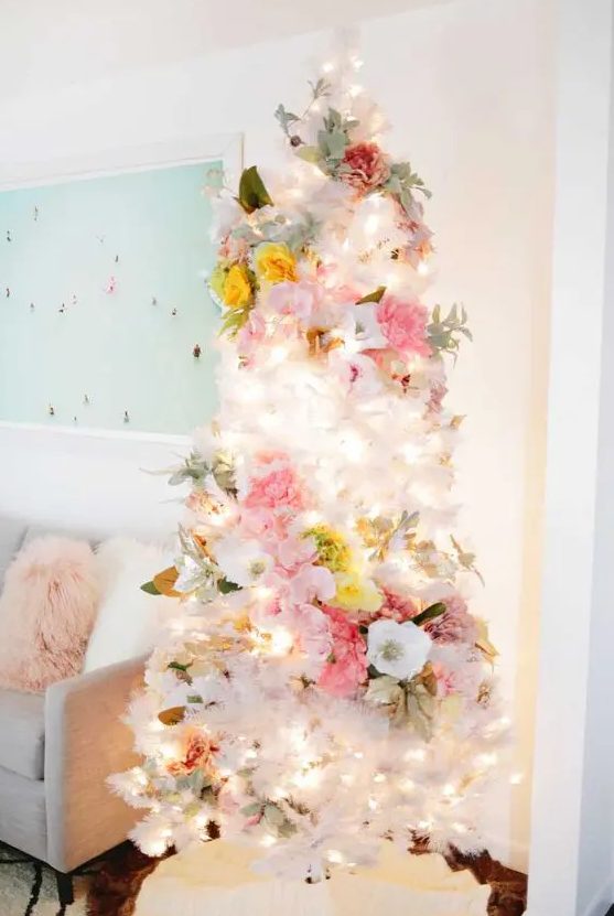 a cute, small white Christmas tree decor idea