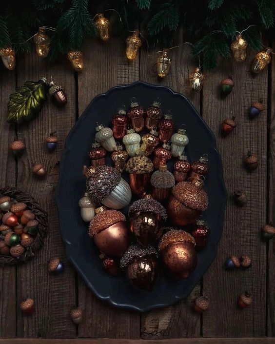 beautiful acorn-shaped ornaments in green, brown and mint are a cool solution for a woodland Christmas tree