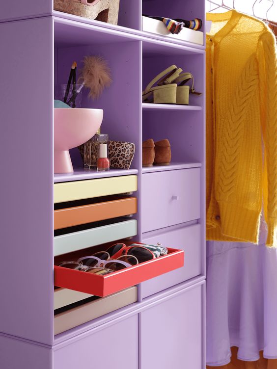 a very peri walk-in closet is a catchy and bright solution for your home that will raise your mood each time you enter