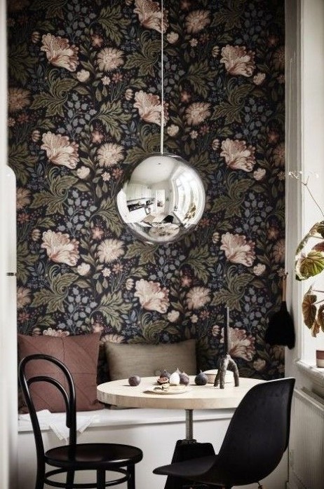 moody floral wallpaper is a creative and elegant idea for a contemporary space, it will give it a refined touch