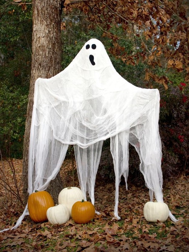 hang a life-size ghosts on a tree or in your front porch to make your Halloween decor ultimate and super cool