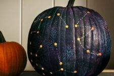 20 a gorgeous midnight blue and purple constellation luminary is a fantastic idea for Halloween and just for the fall