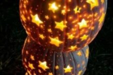 25 beautiful star jack-o-lanterns aren’t scary at all and will match not only Halloween but also fall