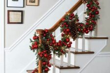 a lovely Christmas garland for a staircase