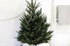 a natural minimalist Christmas tree decor