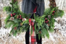 a lovely rustic christmas wreath