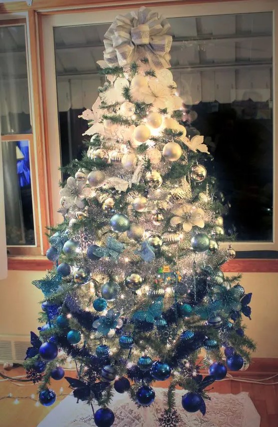 a stylish ombre Christmas tree