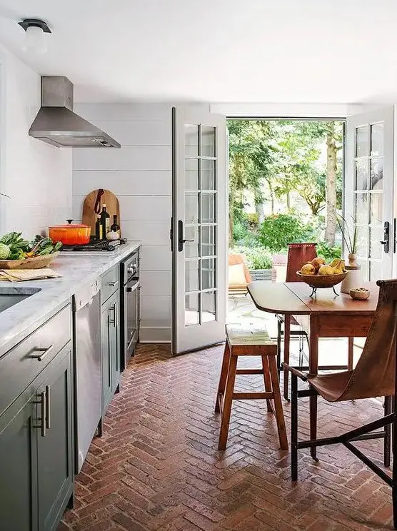 a cozy farmhouse kitchen design