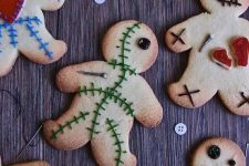 31 gingerbread cookies as voodoo dolls for treats or favors at a Halloween party with literally any theme