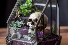 a lovely way to rock a skull for in a halloween arrangement