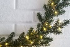 a cute minimalist christmas wreath