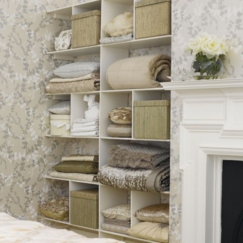Cool Ideas To Place Shelves In Niches
