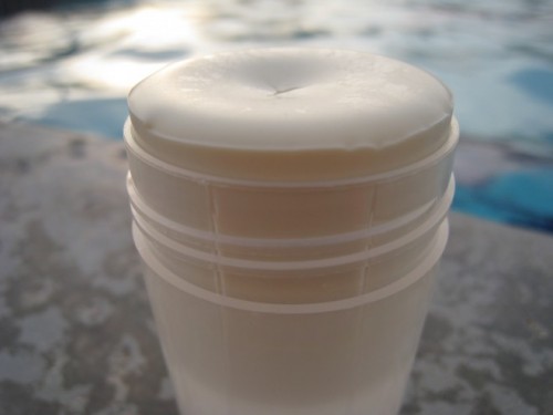 natural homemade sunscreen (via frugallysustainable)