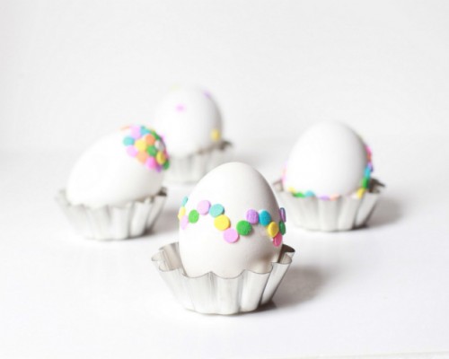 confetti Easter eggs (via shelterness)