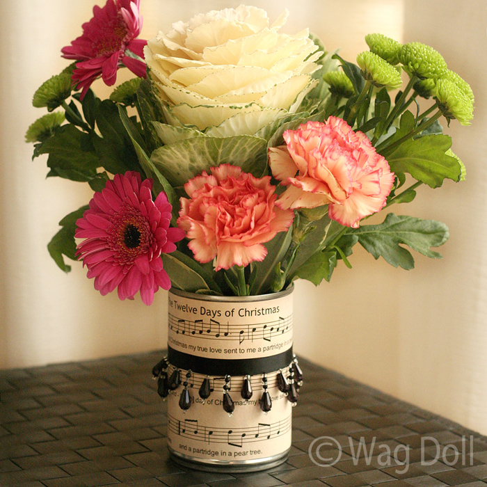 music paper tin can vases (via wagdoll)