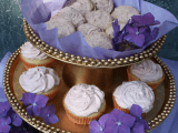 elegant cupcake stand