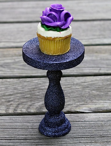 glitter cupcake stand (via wearenotmartha)