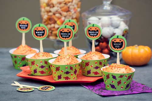trick or treat cupcake toppers (via myownlabels)