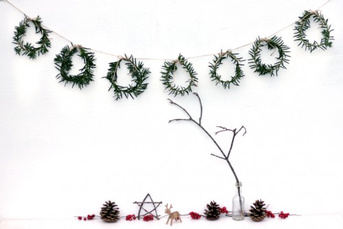 mini wreath garland (via themerrythought)