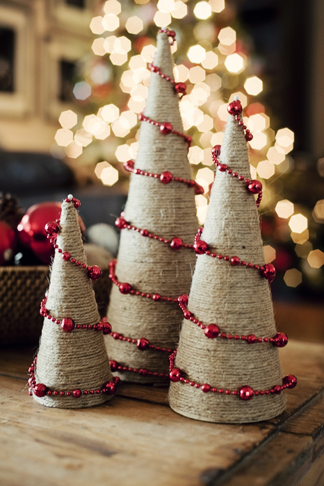 twine bead holiday trees (via fabyoubliss)