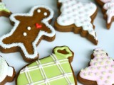 gingerbread with icing