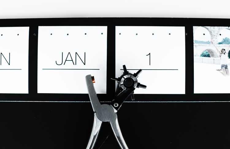 Picture Of awesome diy black and white instagram calendar  5