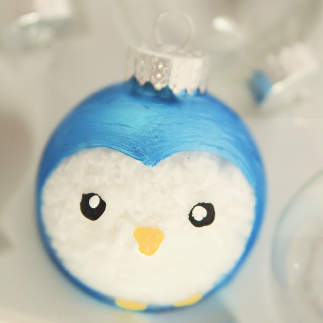 Penguin ornament (via littlegrayfox)