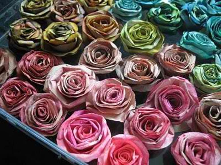 Awesome Diy Coffee Filter Roses For Valentine's Day