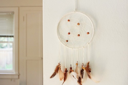 17 Awesome DIY Dreamcatchers For Decor