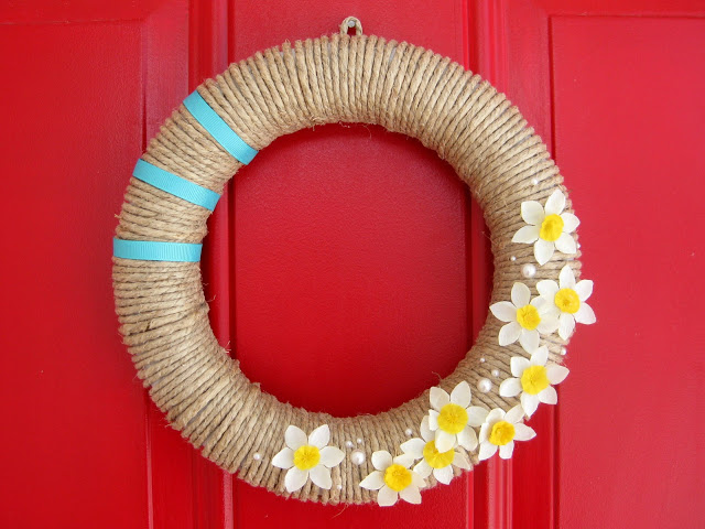 DIY spring wreath (via stayathomeartist)