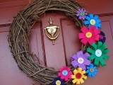DIY spring felt flowers wreath