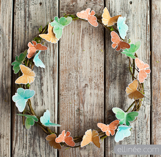 DIY twig butterfly wreath (via ellinee)