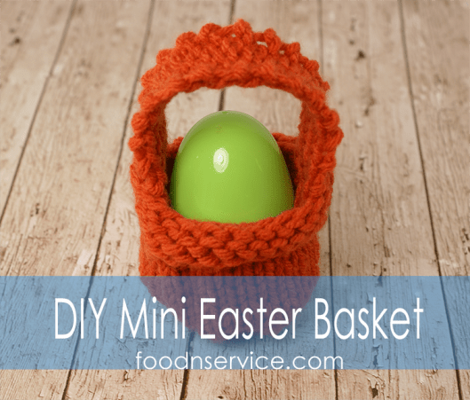 knitted mini Easter basket (via foodnservice)