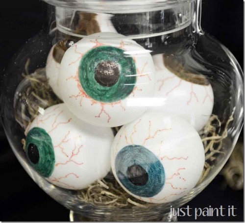 spooky eyeballs (via muralmaker1)