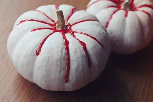 bloody mini pumpkins (via almostmakesperfect)