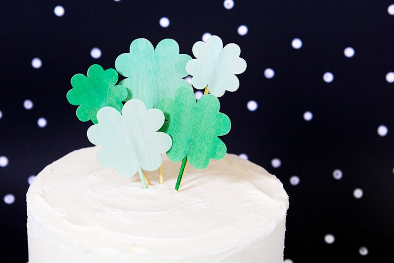 clover cake topper (via sarahhearts)