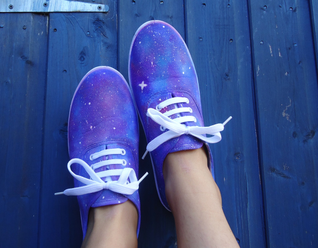 purple galaxy shoes (via nutellaismafella)