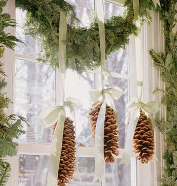 Picture Of awesome winter garlands for creating an atmosphere  11